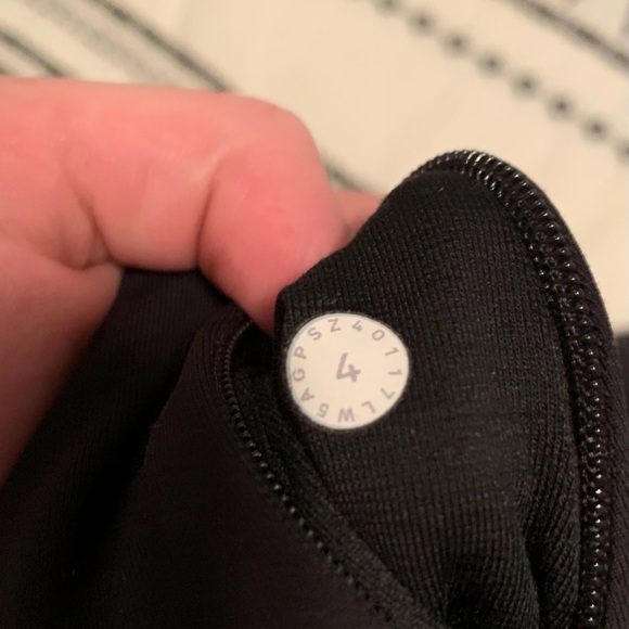 Rare lululemon Polkadot leggings - Picture 3 of 8